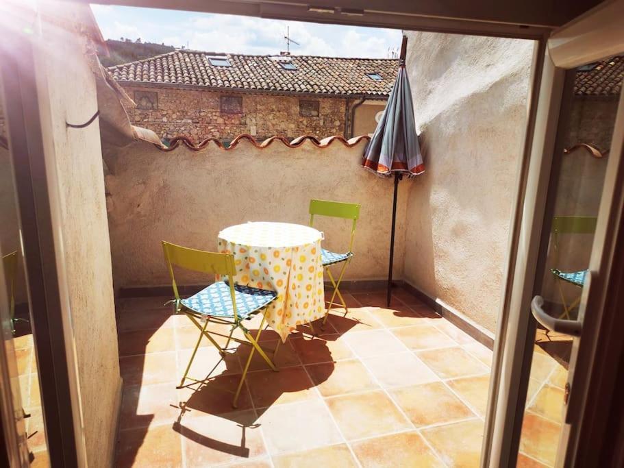 Appartement Avec Terrasse Saint-Martin-de-Brômes Exterior foto